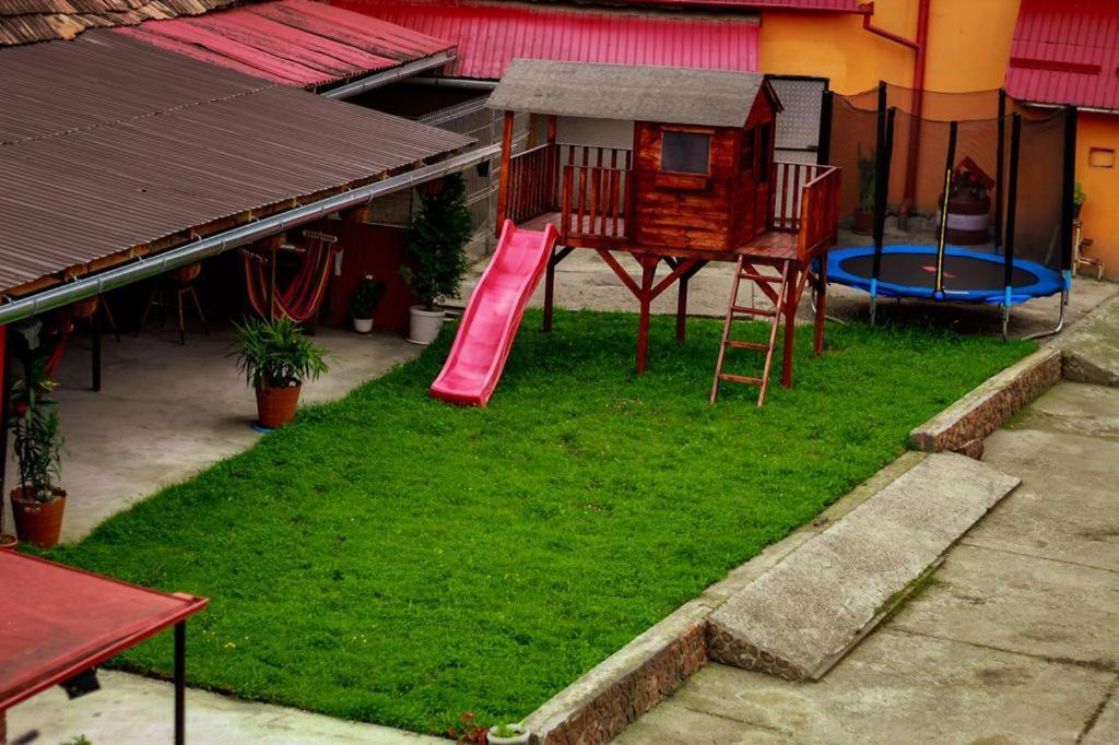 Casa Florilor Barcut Apartment Exterior photo